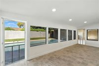 7637 North 7TH Avenue, Phoenix, AZ 85021