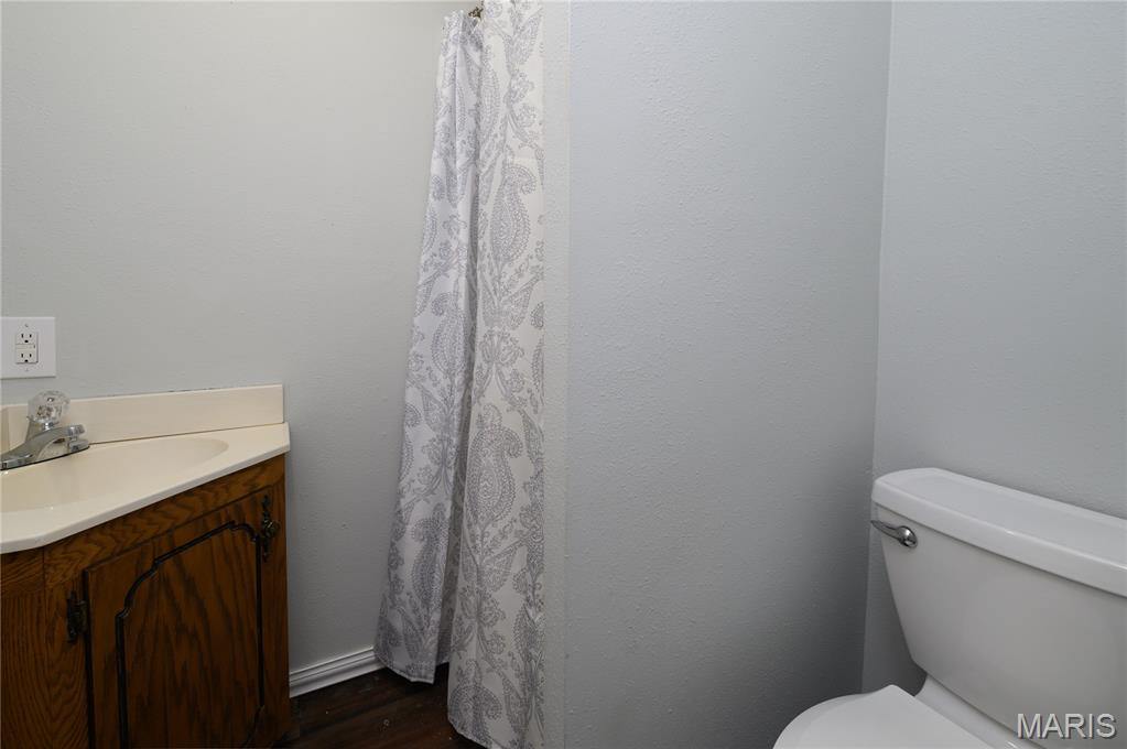 20020 Richfield Road, Richland, MO 65556