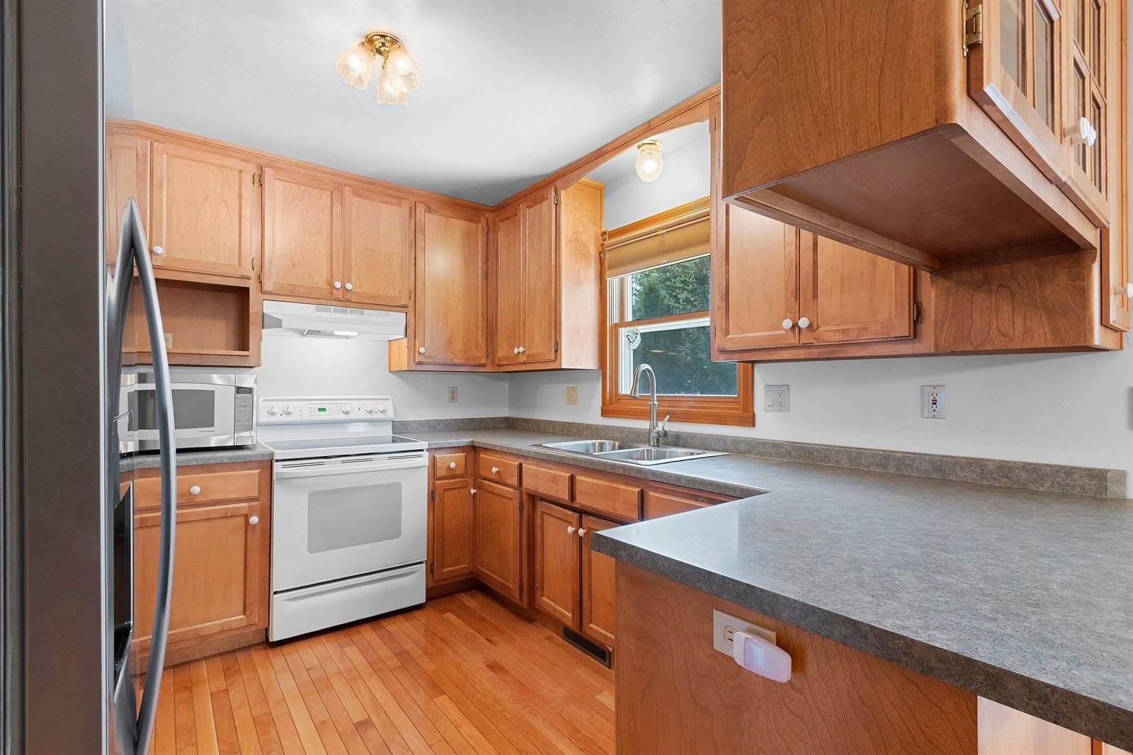 2982 Brighton Place, Green Bay, WI 54311