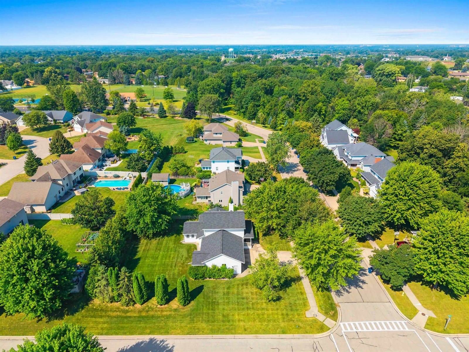 2982 Brighton Place, Green Bay, WI 54311