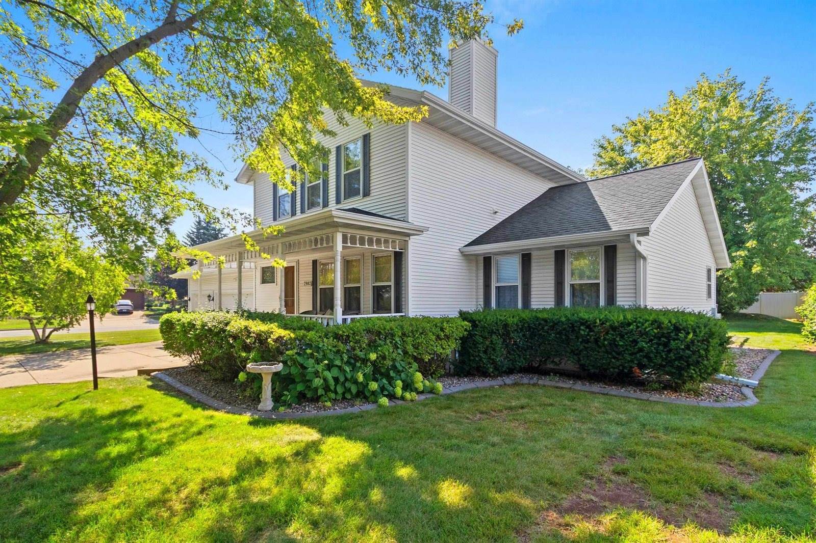 2982 Brighton Place, Green Bay, WI 54311