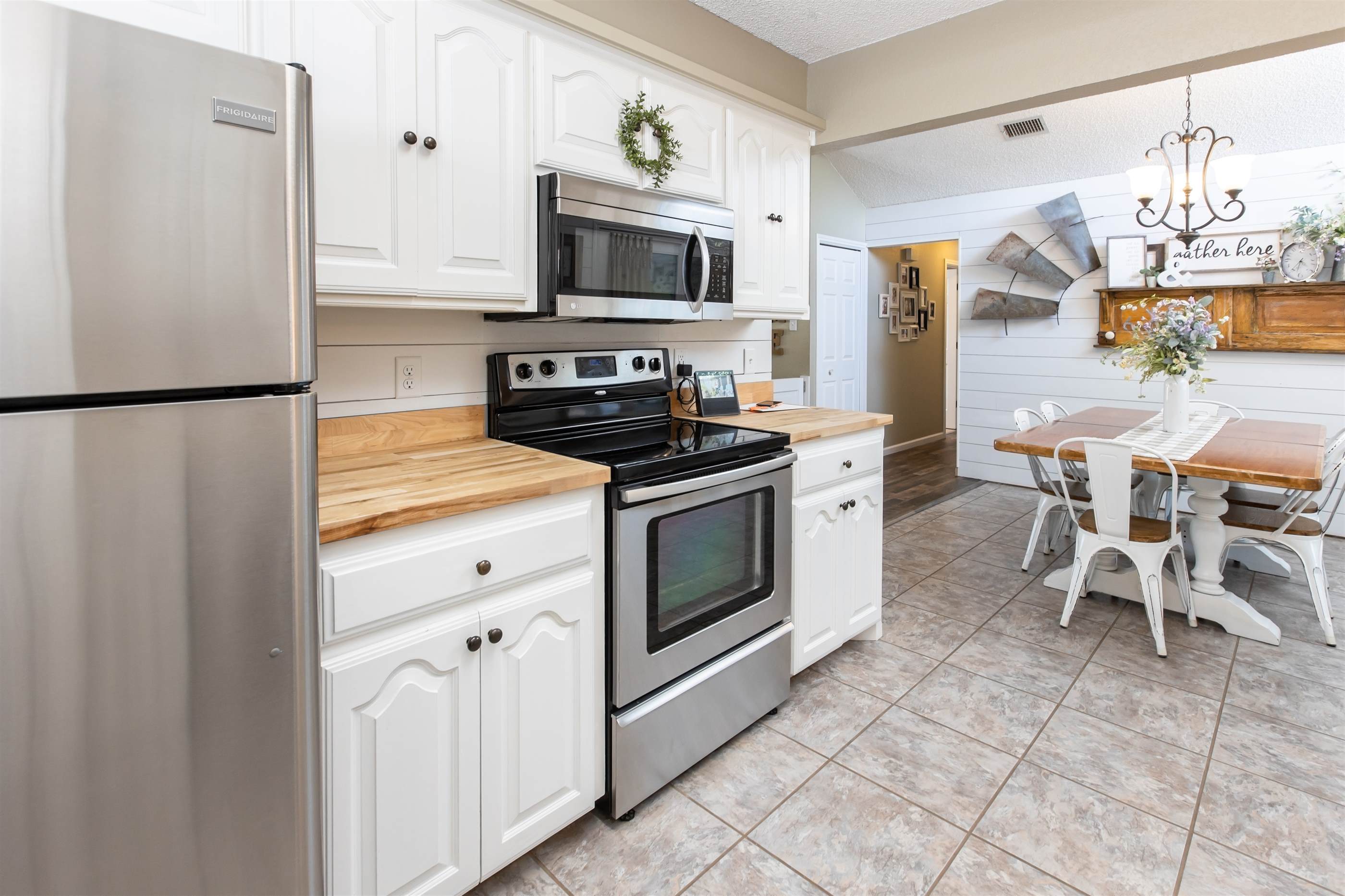 912 North Joyce Drive, Ulysses, KS 67880