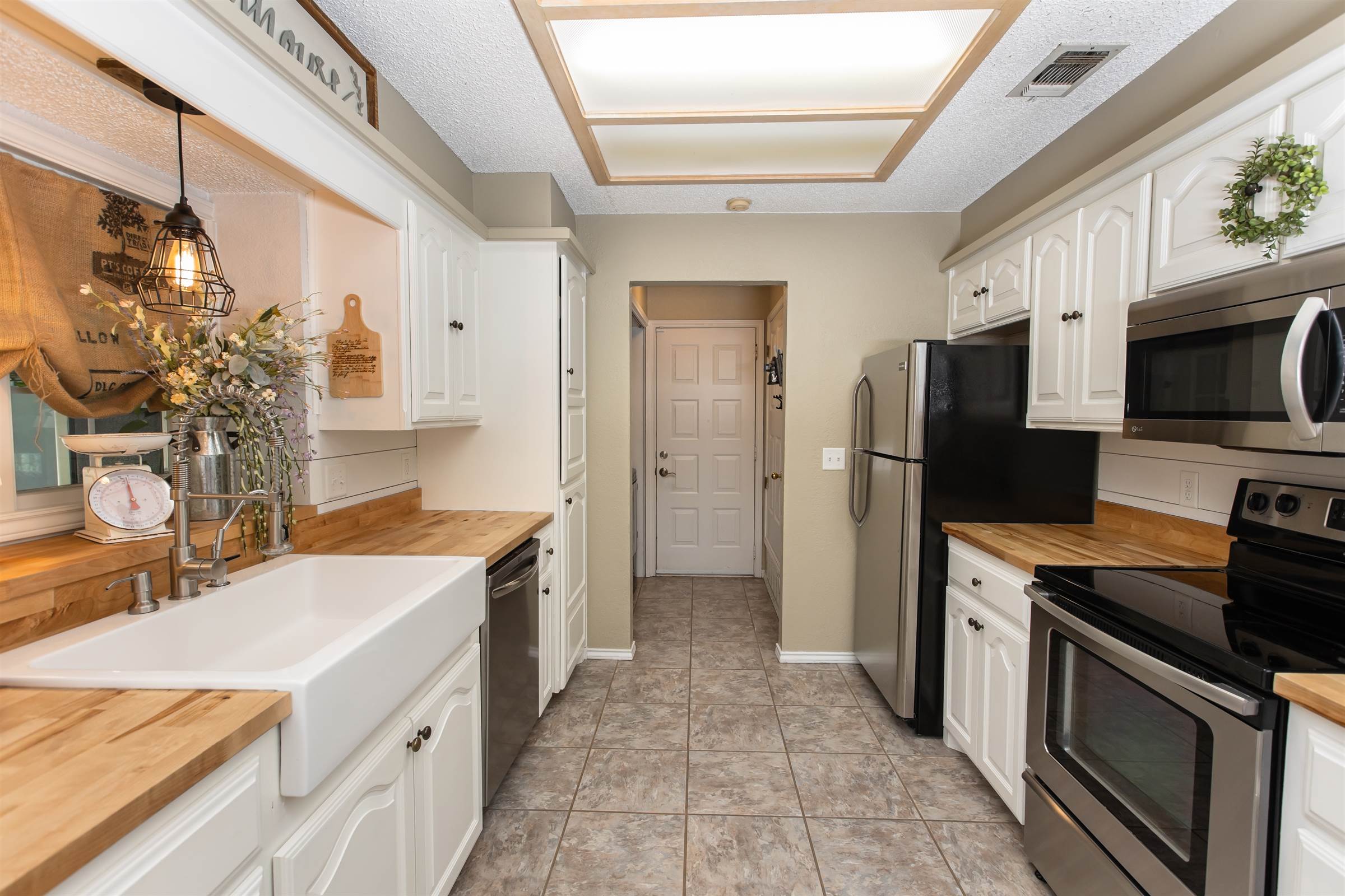 912 North Joyce Drive, Ulysses, KS 67880