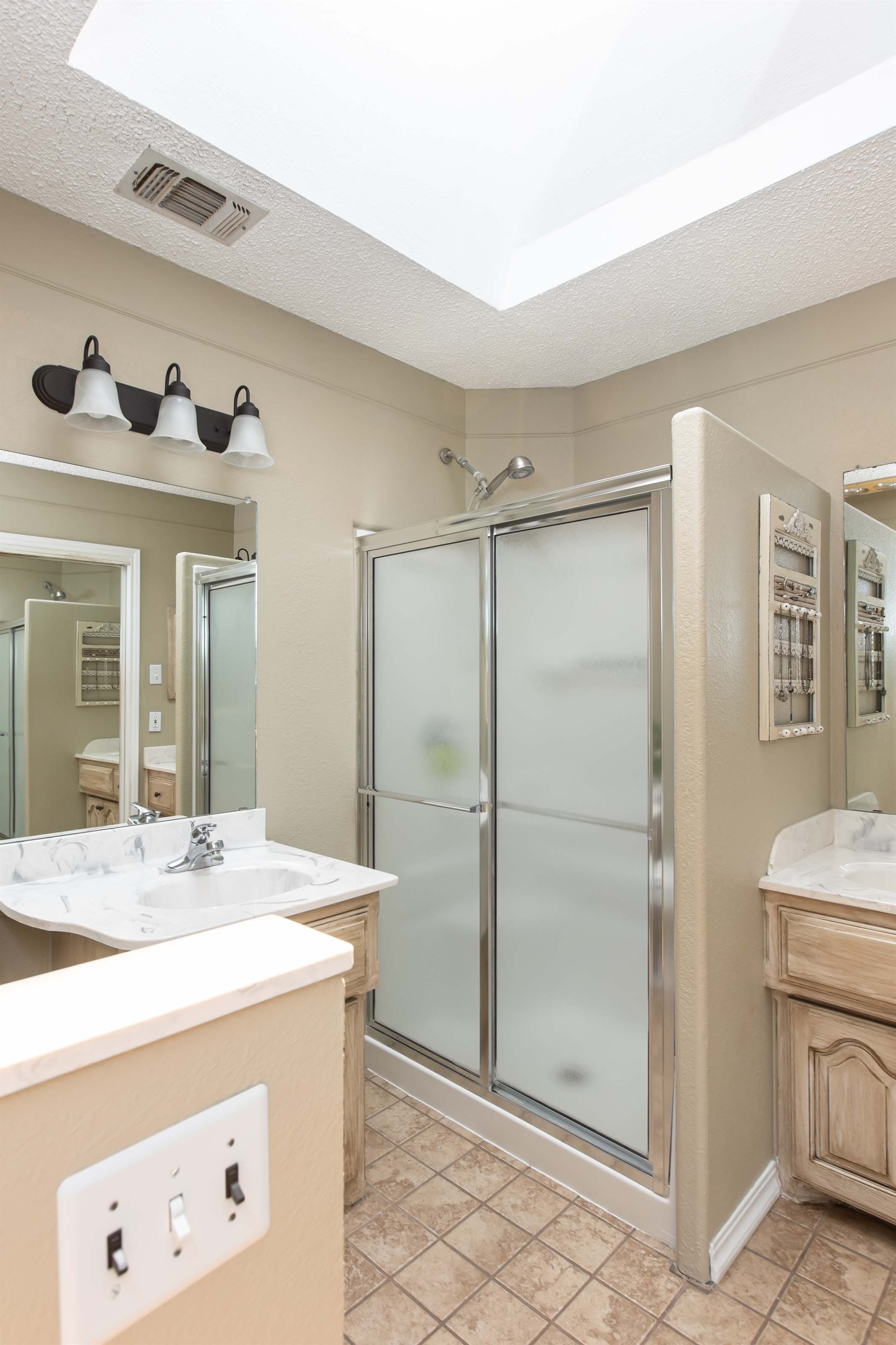 912 North Joyce Drive, Ulysses, KS 67880