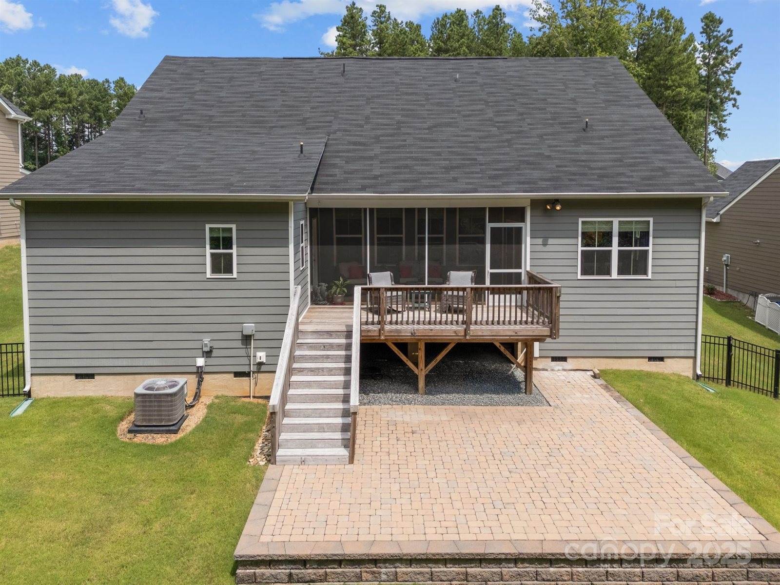 8533 Everwood Avenue, Huntersville, NC 28078