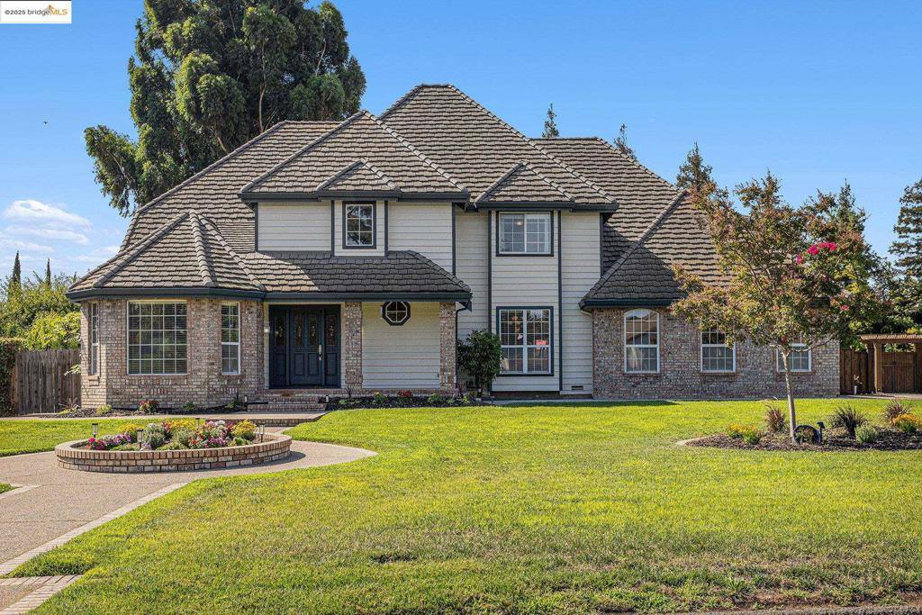 15 Madeira Ct, Oakley, CA 94561