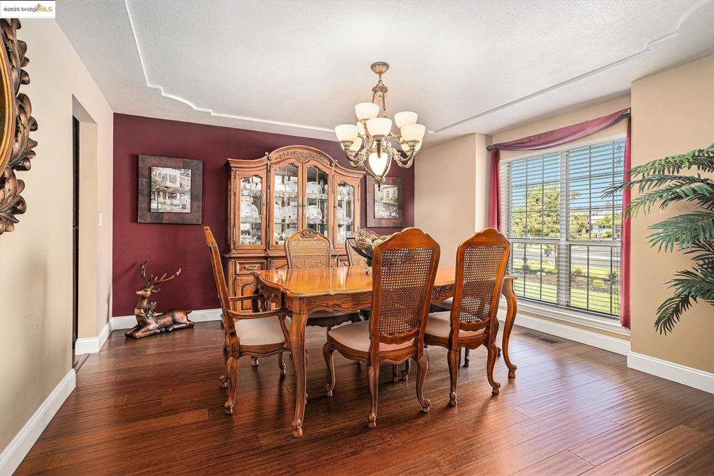 15 Madeira Ct, Oakley, CA 94561