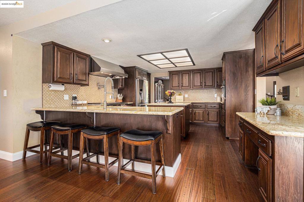 15 Madeira Ct, Oakley, CA 94561