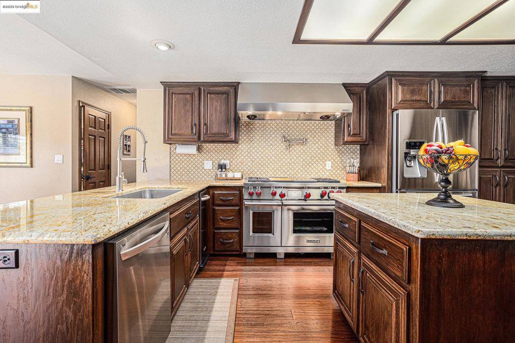 15 Madeira Ct, Oakley, CA 94561