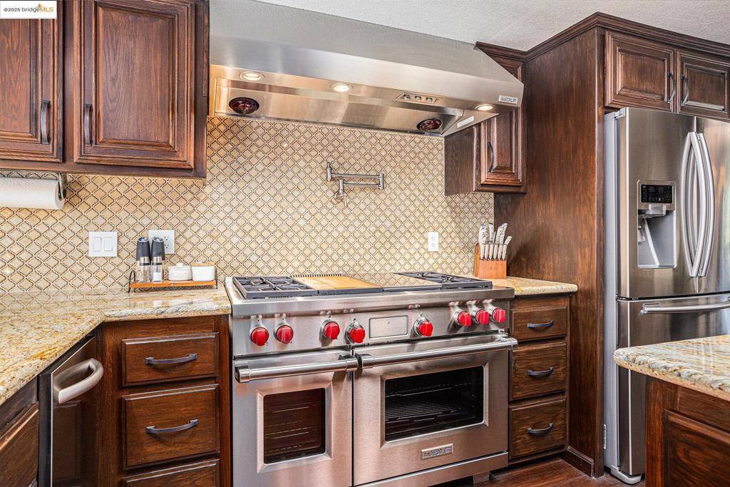 15 Madeira Ct, Oakley, CA 94561