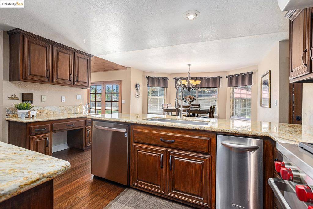 15 Madeira Ct, Oakley, CA 94561