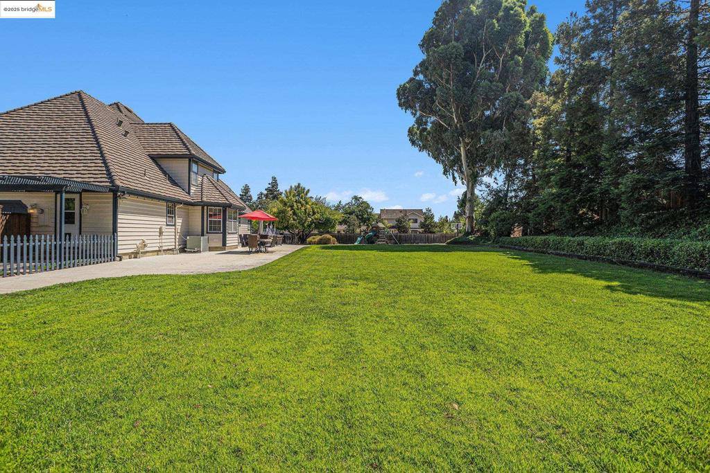 15 Madeira Ct, Oakley, CA 94561