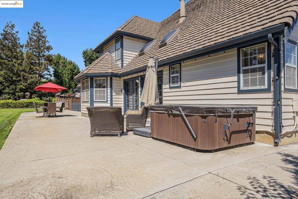 15 Madeira Ct, Oakley, CA 94561