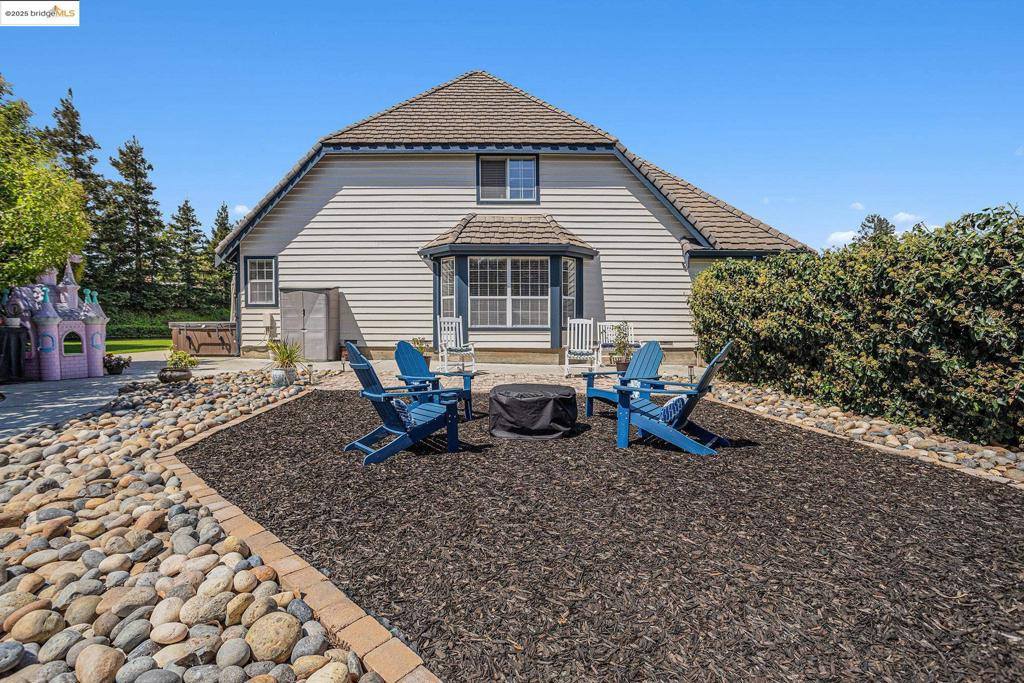 15 Madeira Ct, Oakley, CA 94561