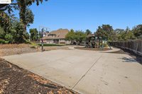 15 Madeira Ct, Oakley, CA 94561