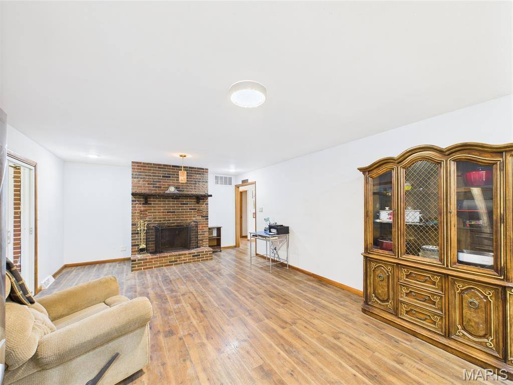 515 West James Boulevard, Saint James, MO 65559