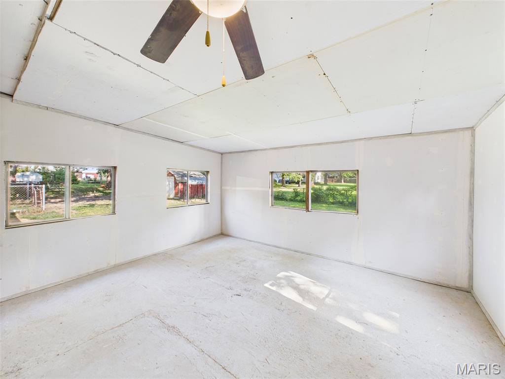 515 West James Boulevard, Saint James, MO 65559