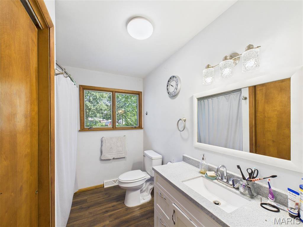 515 West James Boulevard, Saint James, MO 65559