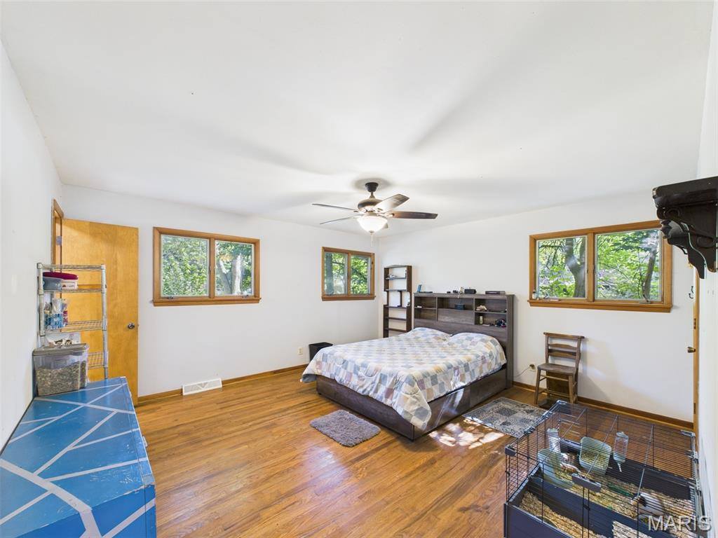 515 West James Boulevard, Saint James, MO 65559