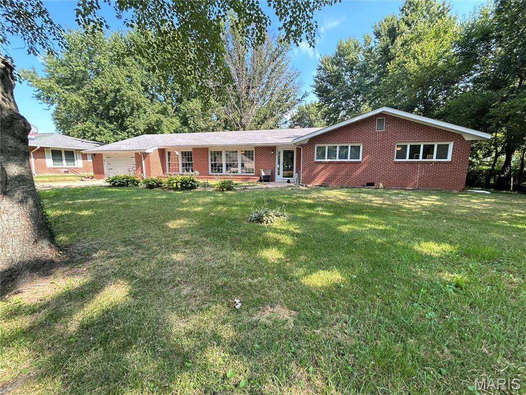 515 West James Boulevard, Saint James, MO 65559