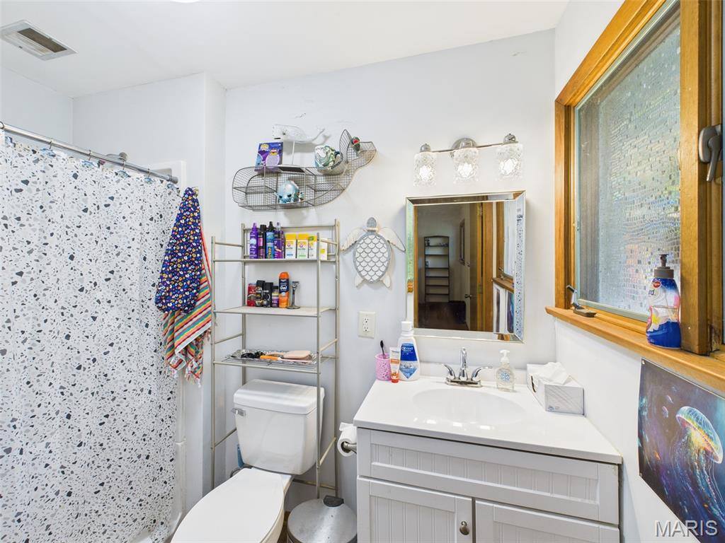 515 West James Boulevard, Saint James, MO 65559