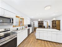 515 West James Boulevard, Saint James, MO 65559