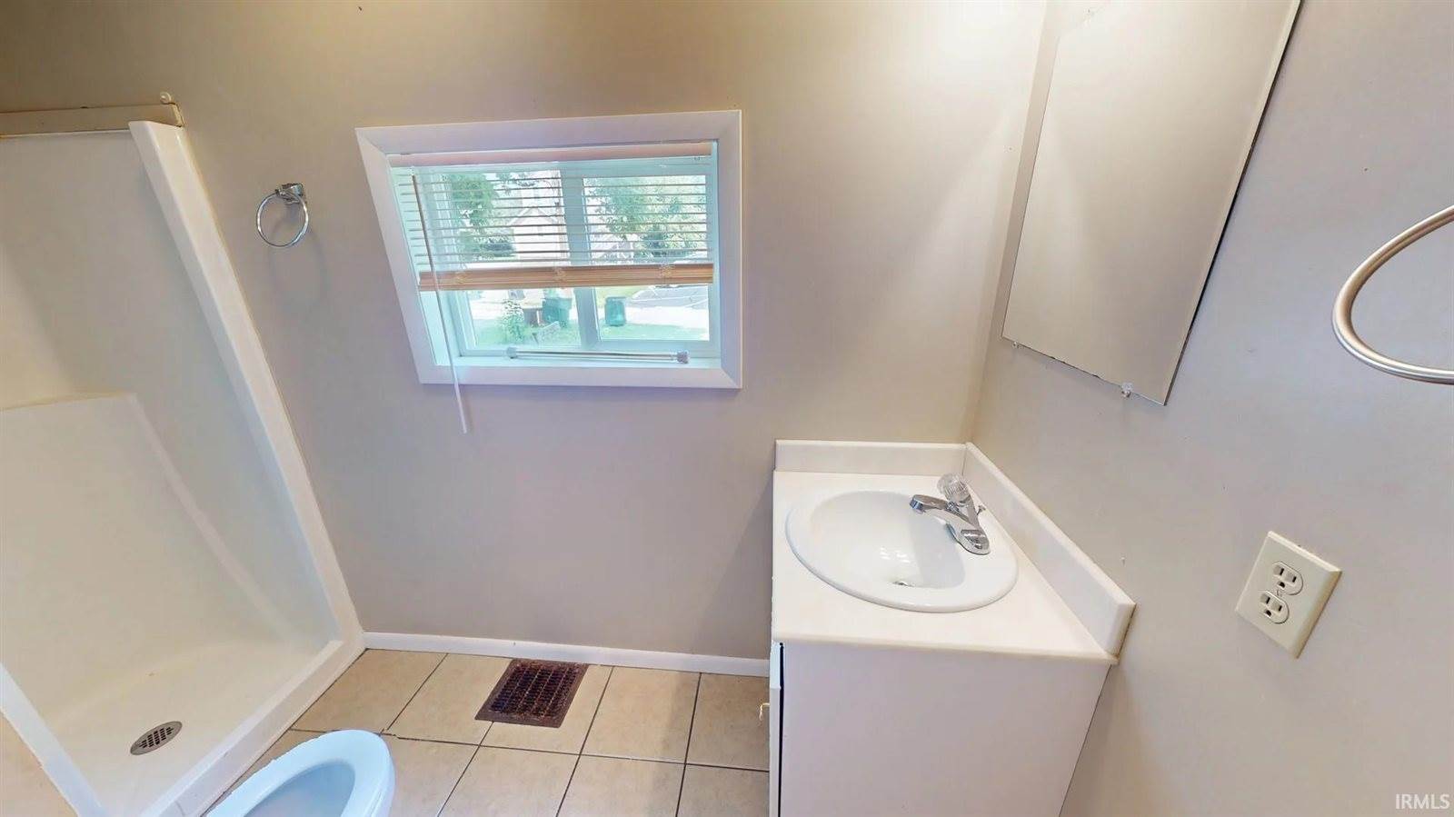 800-802 W North Street, Muncie, IN 47305