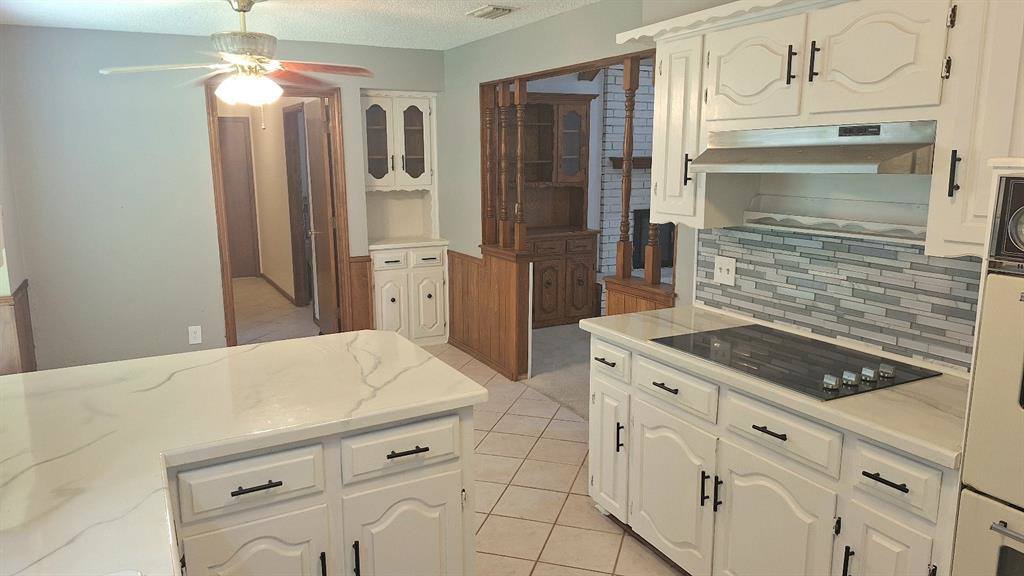 222 Mistletoe Drive, Richardson, TX 75081