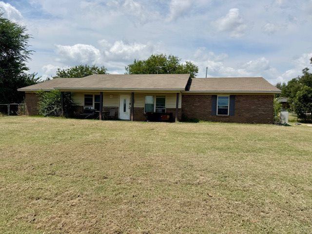 5704 Earl Dr Drive, Shawnee, OK 74804