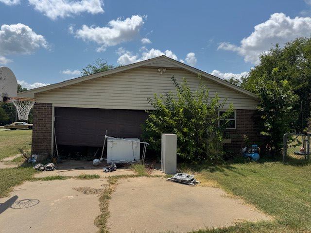 5704 Earl Dr Drive, Shawnee, OK 74804
