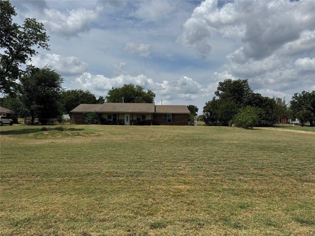 5704 Earl Dr Drive, Shawnee, OK 74804