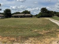 5704 Earl Dr Drive, Shawnee, OK 74804