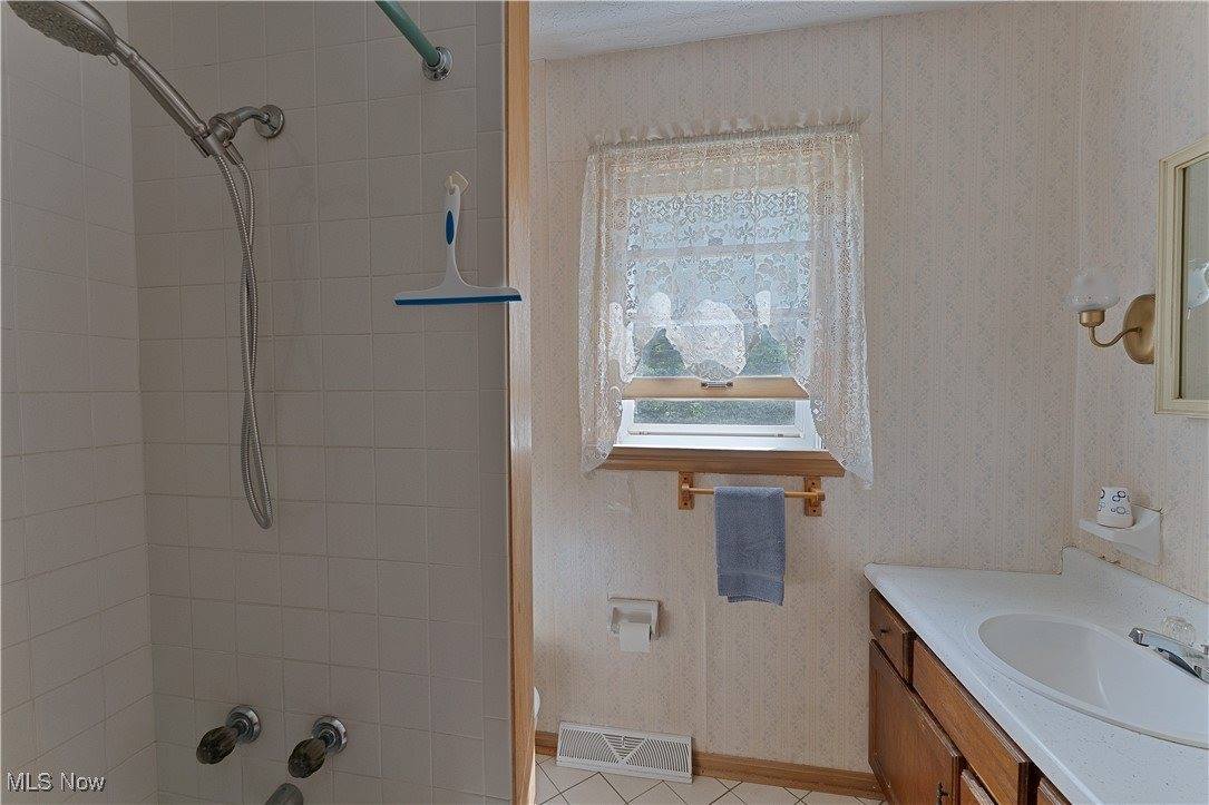 6791 Colleen Drive, Youngstown, OH 44512