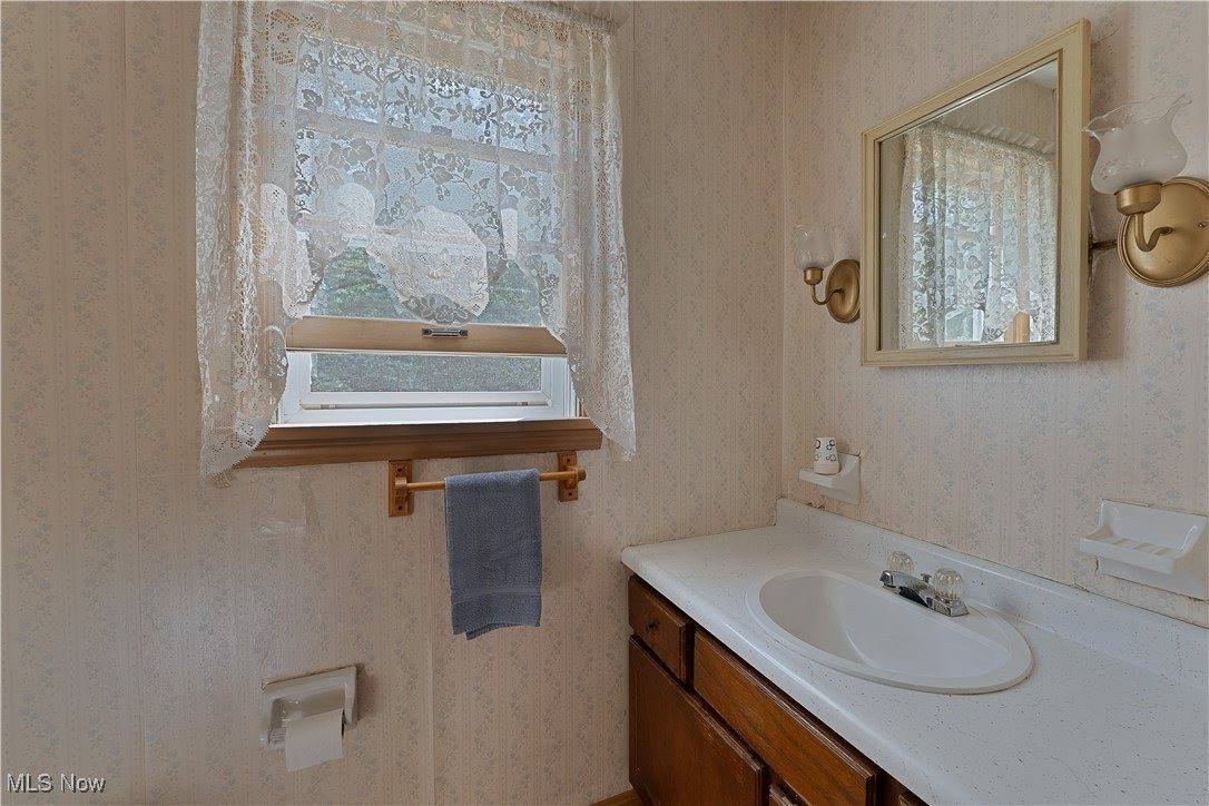 6791 Colleen Drive, Youngstown, OH 44512