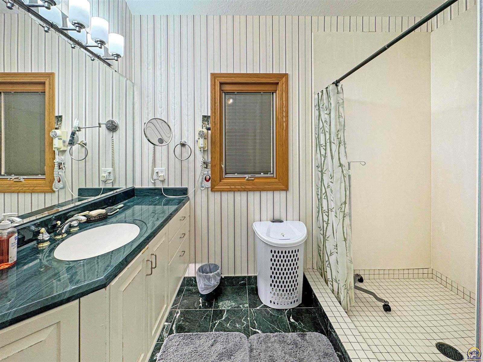 2721 SE Scorpio AVE, Topeka, KS 66605