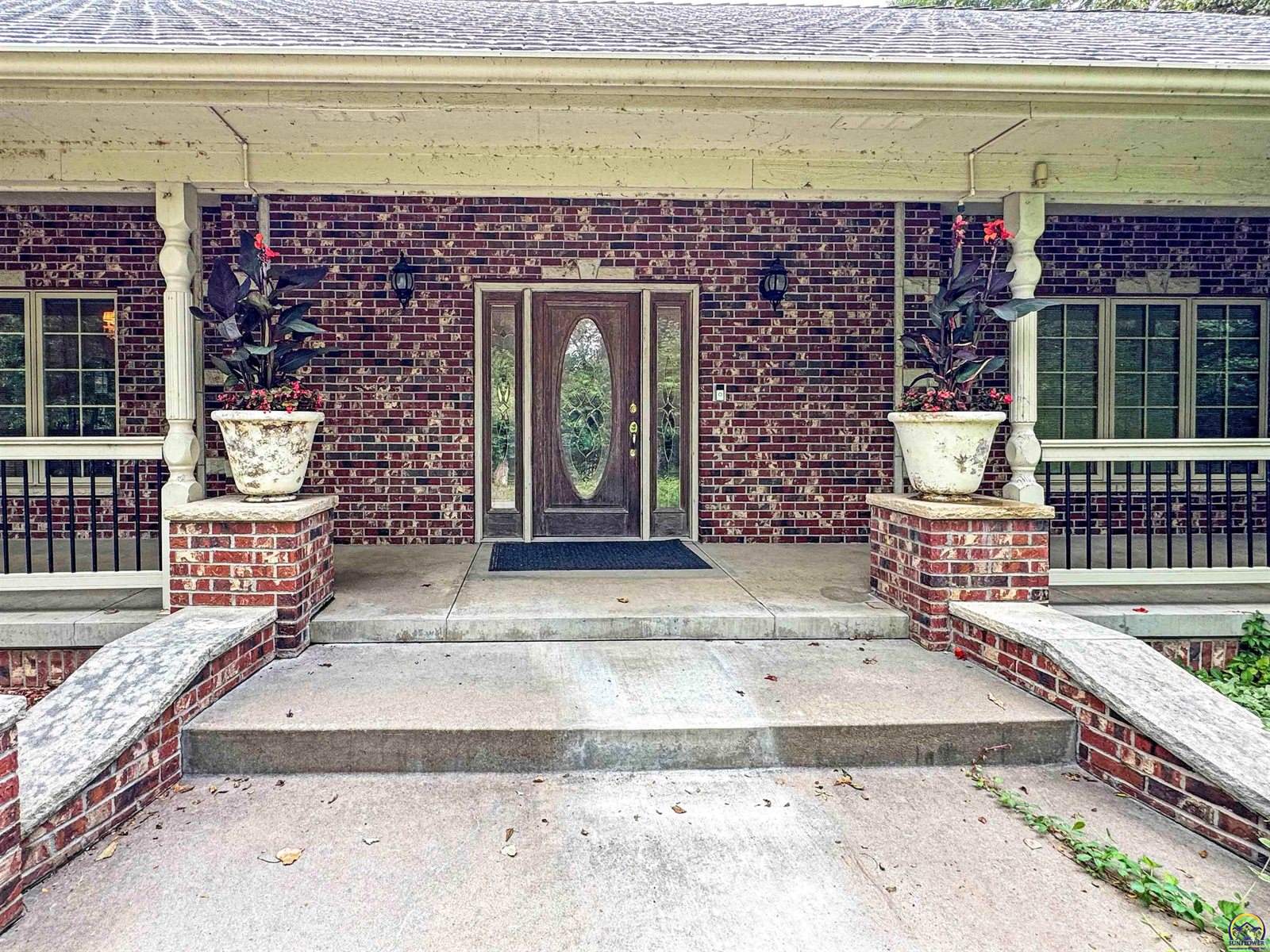 2721 SE Scorpio AVE, Topeka, KS 66605