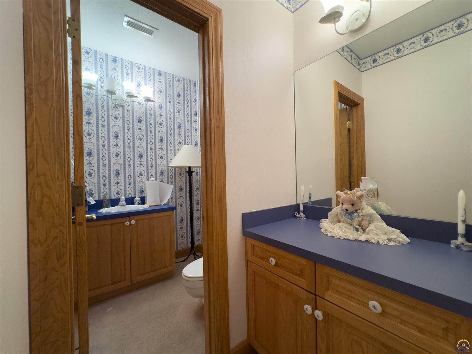 2721 SE Scorpio AVE, Topeka, KS 66605