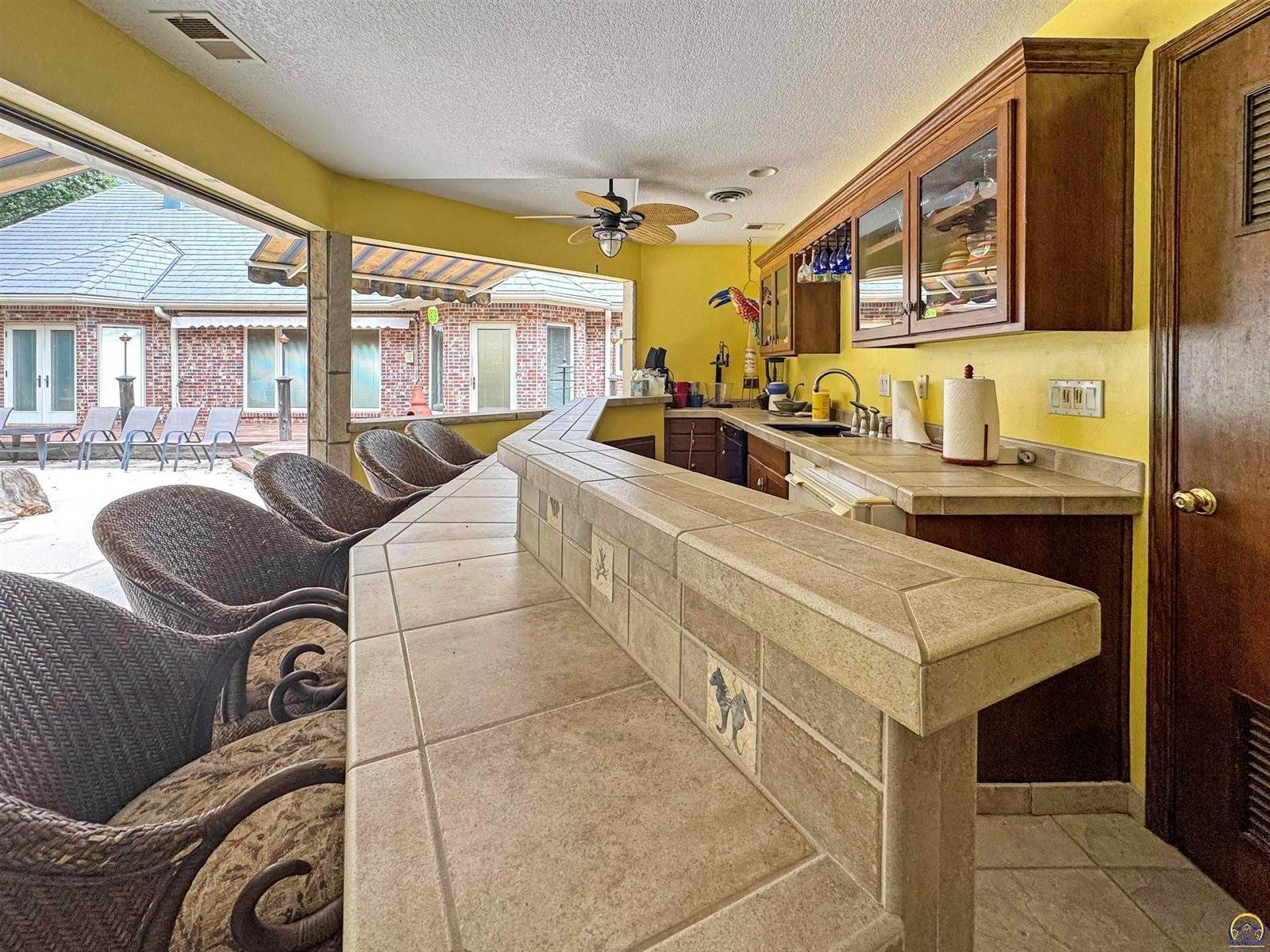 2721 SE Scorpio AVE, Topeka, KS 66605