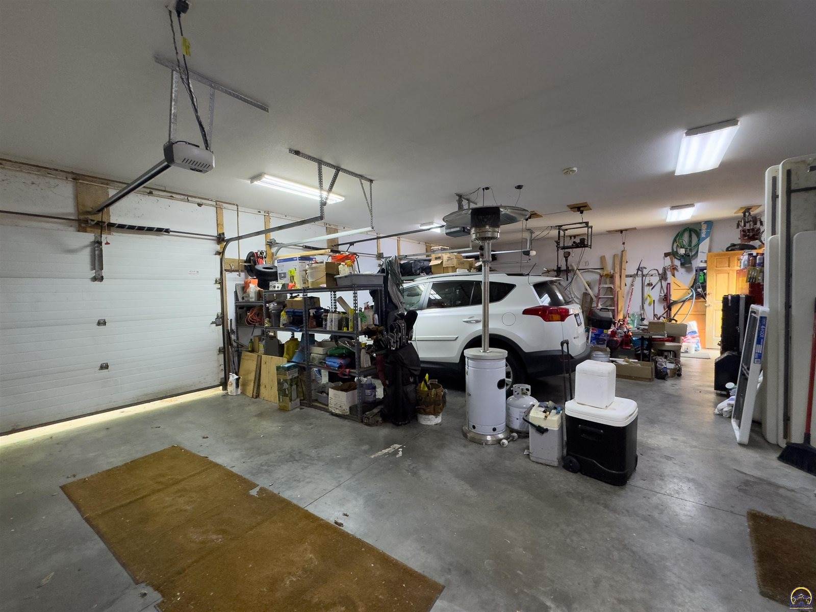 2721 SE Scorpio AVE, Topeka, KS 66605