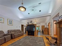 2721 SE Scorpio AVE, Topeka, KS 66605