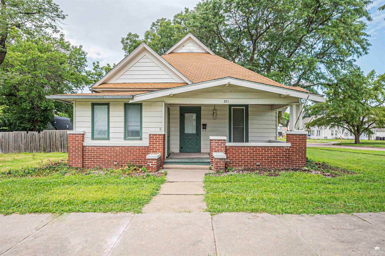 201 South Broadway Street, Herington, KS 67449
