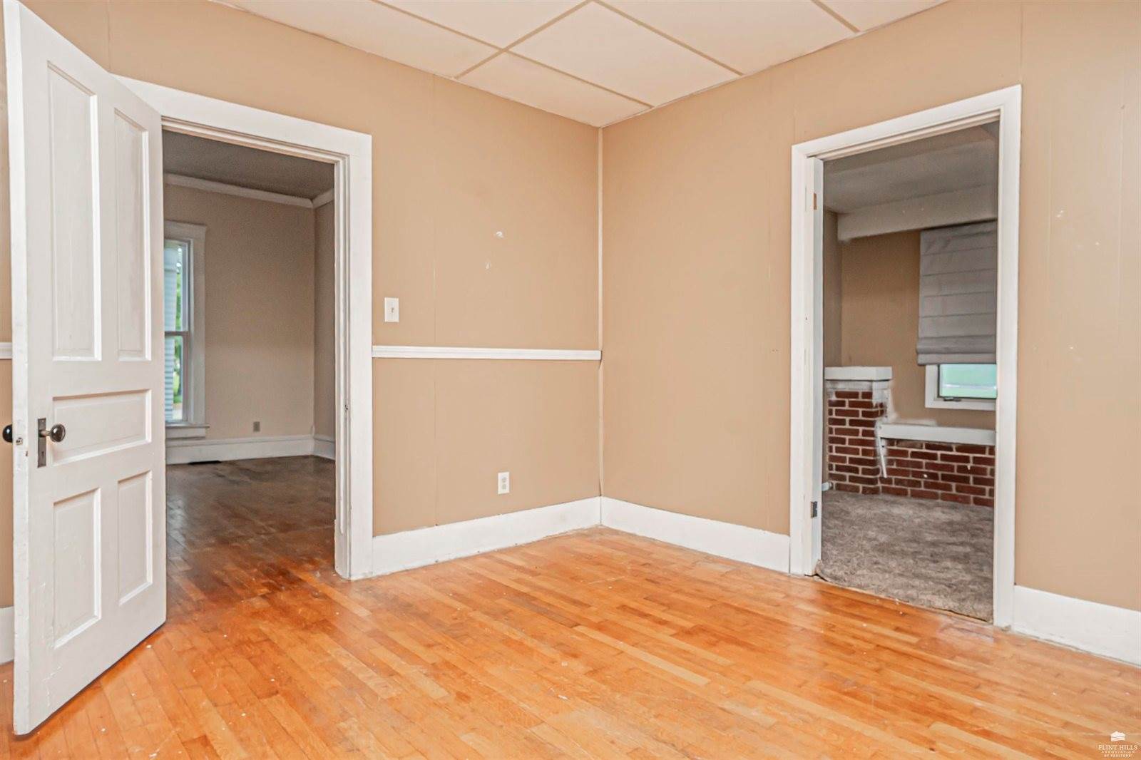 201 South Broadway Street, Herington, KS 67449