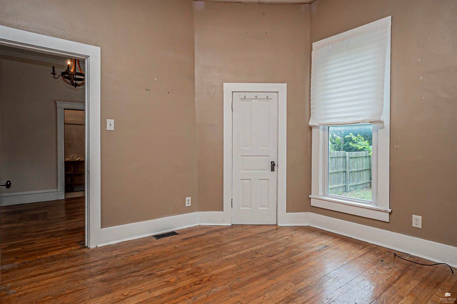 201 South Broadway Street, Herington, KS 67449