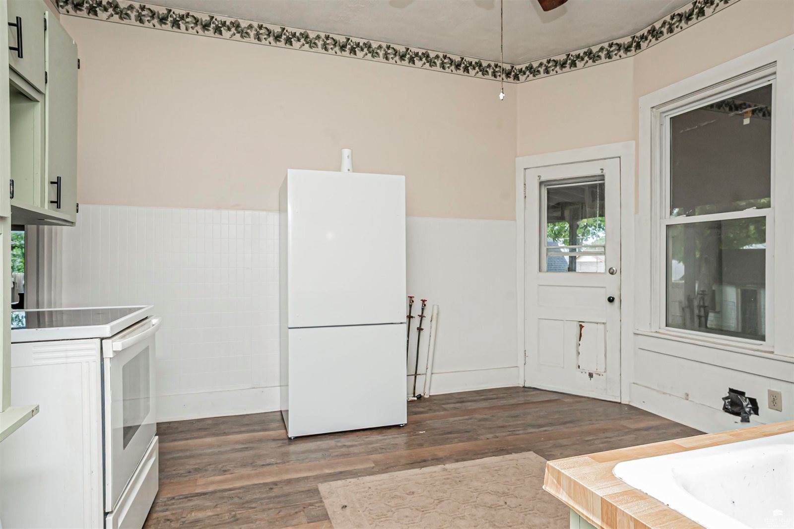 201 South Broadway Street, Herington, KS 67449