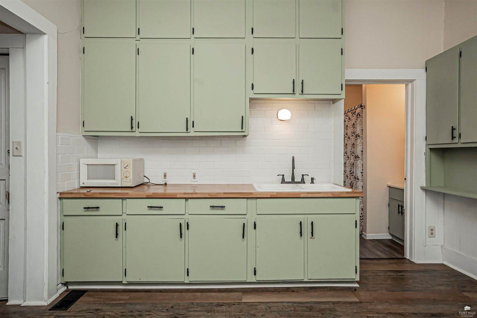 201 South Broadway Street, Herington, KS 67449