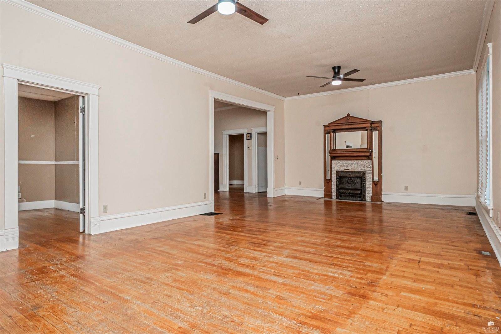 201 South Broadway Street, Herington, KS 67449