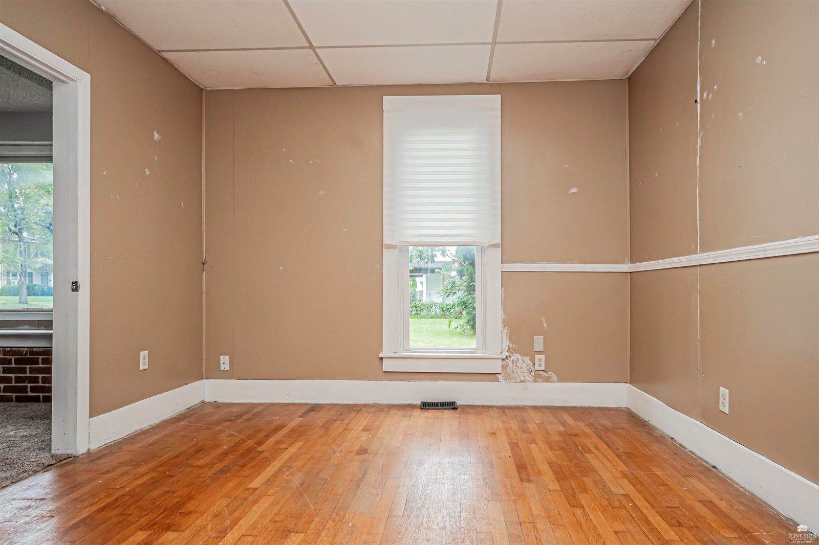 201 South Broadway Street, Herington, KS 67449