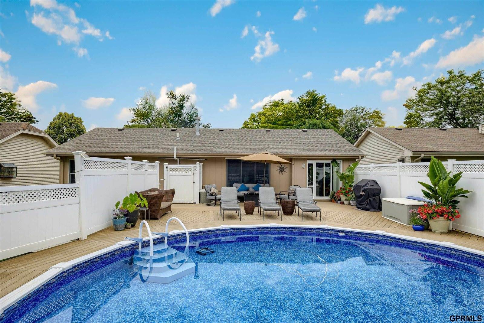 628 North 151 Circle, Omaha, NE 68154