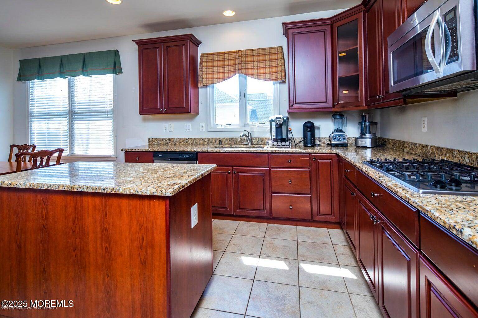 27 Brittany Court, Atlantic Highlands, NJ 07716