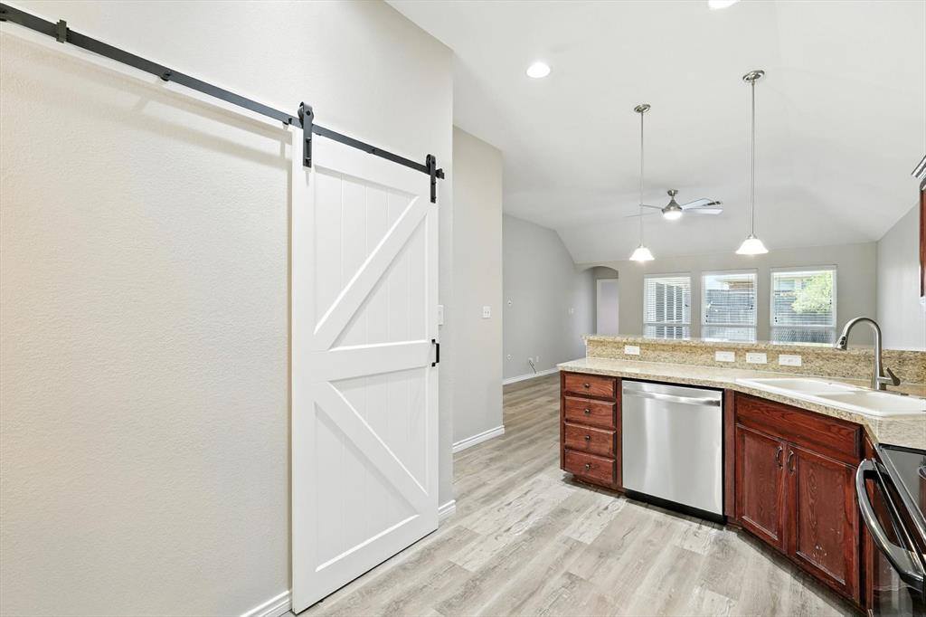 5521 Creek Hill Lane, Fort Worth, TX 76179